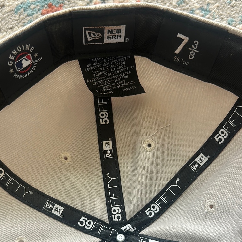 Yankees Fitted Hat - Picture 6 of 7